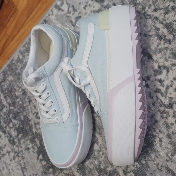 Old school stacked vans - Picture 1 of 12